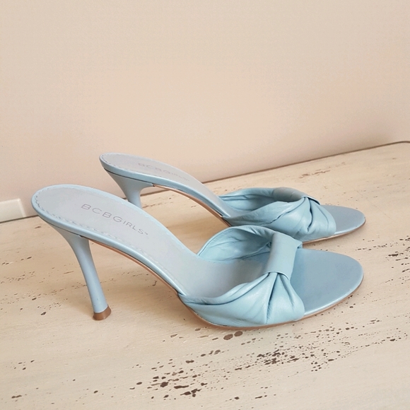 BCBGirls Shoes - ❤BCBGirls❤Slip on Sandals